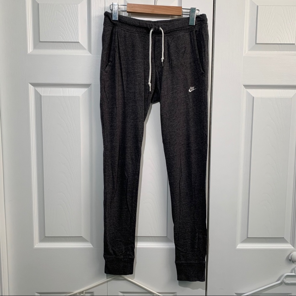 Nike Women’s Capri Joggers